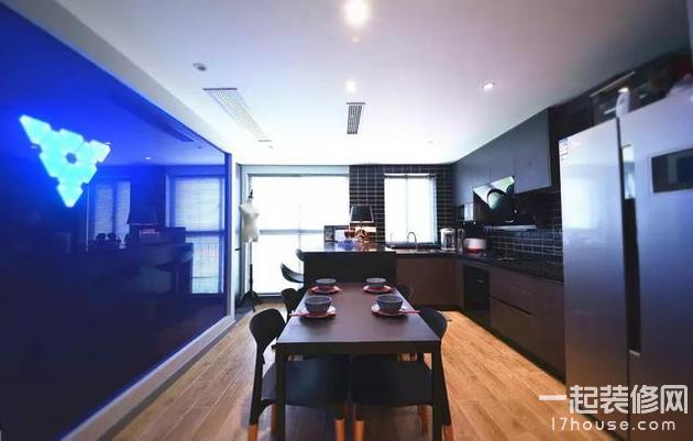 79平的现代风小户型二居室,时尚又充满了科技感! 79平的现代风小户型二居室,时尚又充满了科技感!